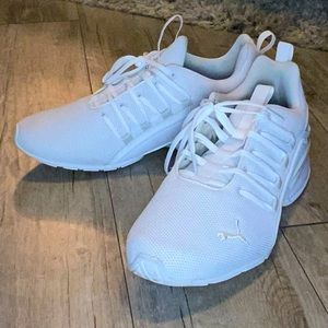 MEN'S PUMA AXELION PERF SNEAKERS. New without tags. Model no 376148-01